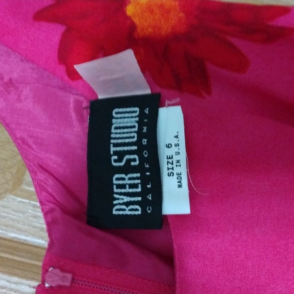 BYER STUDIO CALIFORNIA PINK,RED FLORAL,LINED,FULL ZIP SHIFT DRESS - Picture 3 of 5